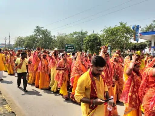 Grand Kalash Yatra taken out in Om Nagar