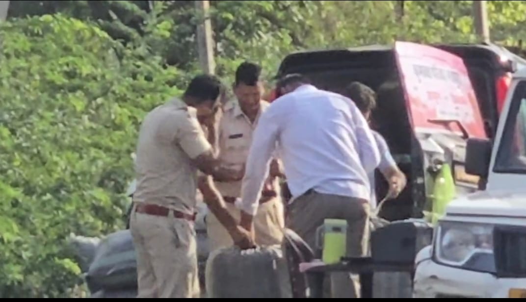 पाली पुलिस ने 486 किलो डोडा पोस्त पकड़ा, तस्कर फरार