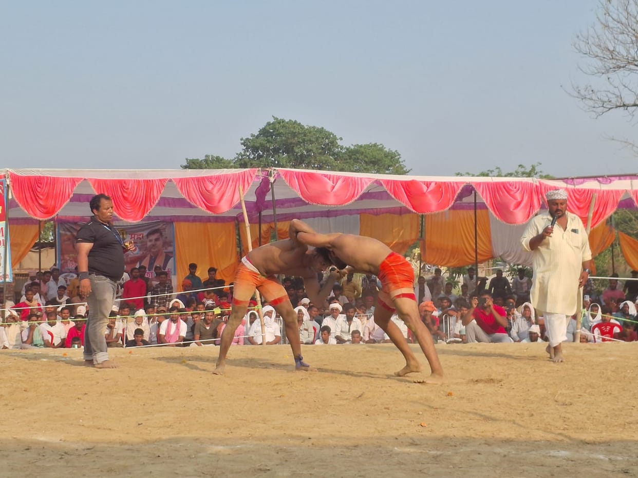 Omkar of India and Irfan of Iran battled for 12 minutes, ending in a draw.