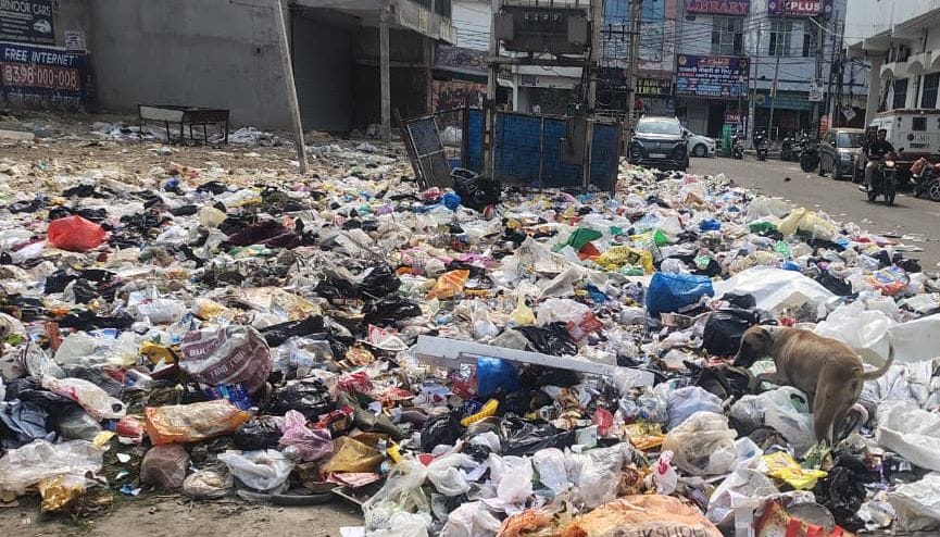Piles of garbage line every street and road, with 1,250 tons of waste scattered across the city.