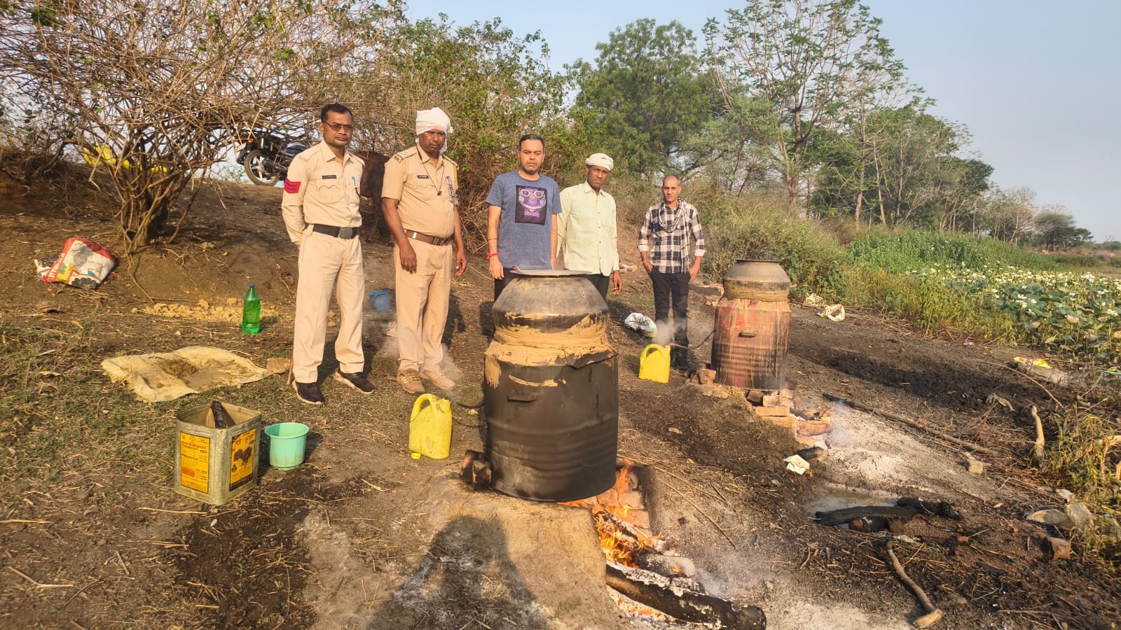 आबकारी विभाग की कार्रवाई