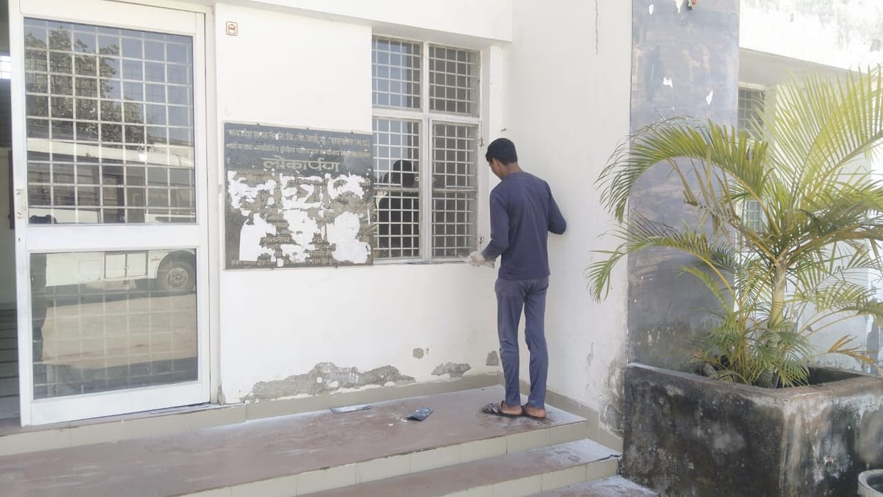 Contractor accuses RTO officer of embezzling Rs 18 lakh