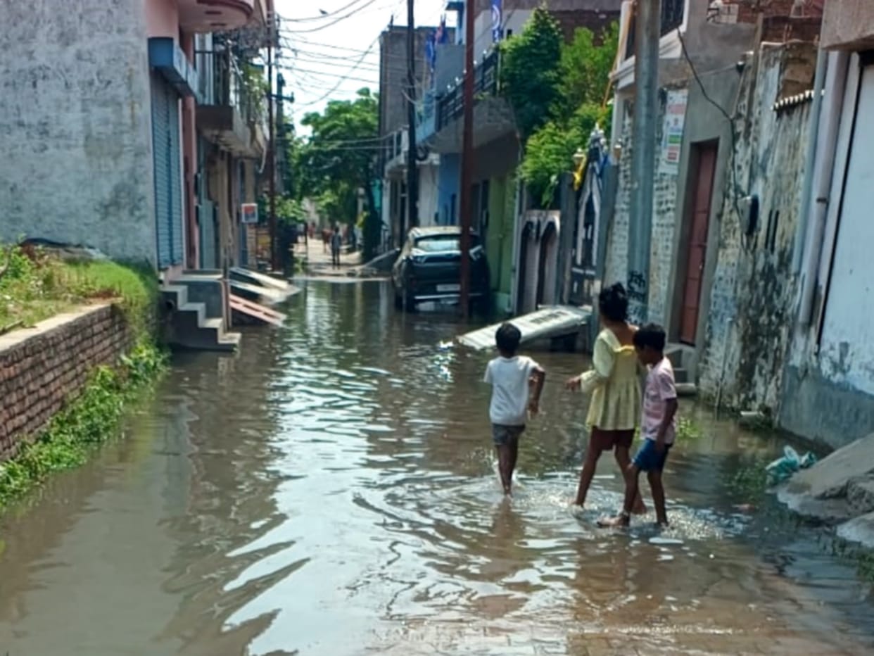 Residents of Bank Colony grapple with waterlogging