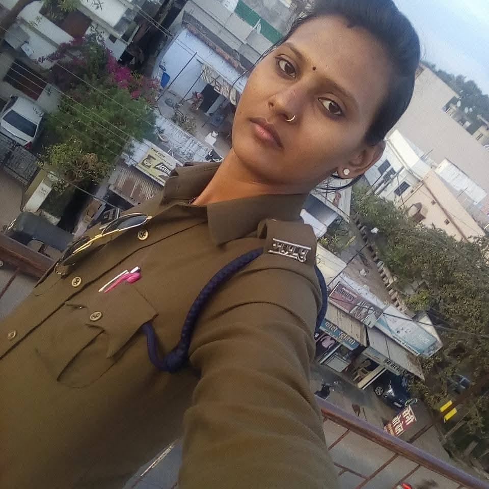बैतूल-छिंदवाड़ा हाईवे पर खैरवानी गांव के पास कार पलटने से महिला आरक्षक की मौत