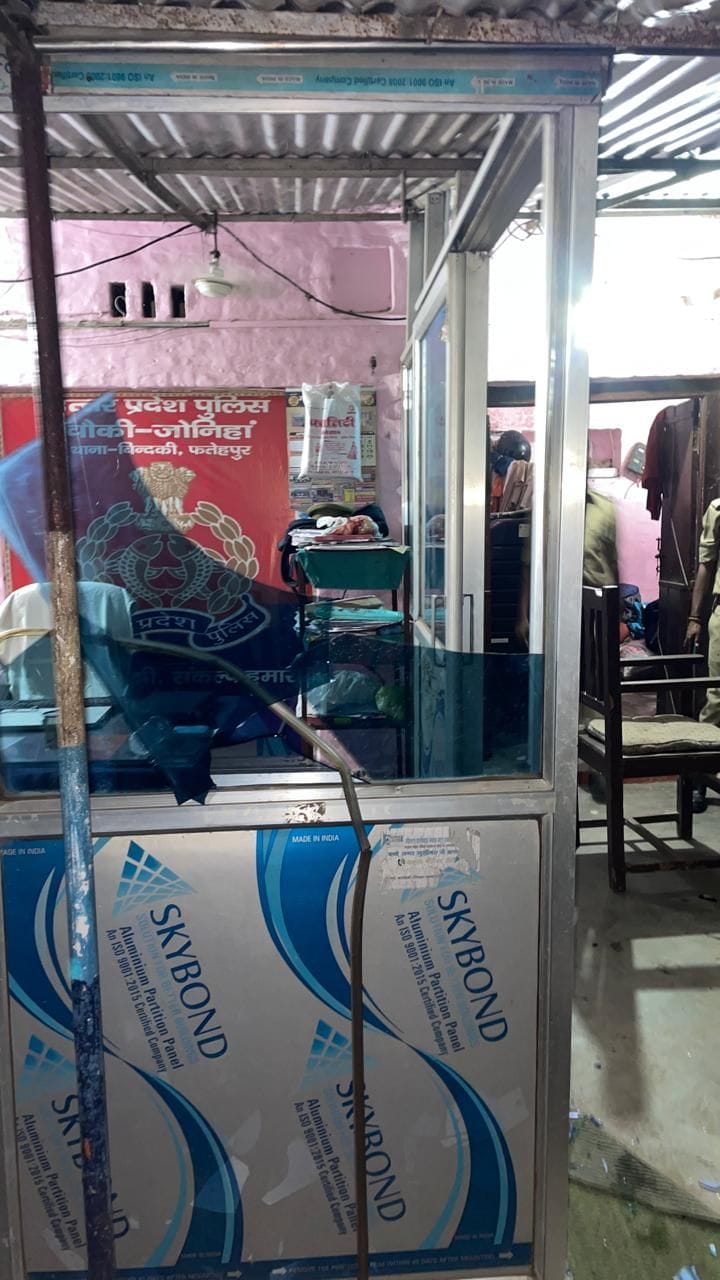 A drunk youth vandalized the Joniha police station, causing a commotion