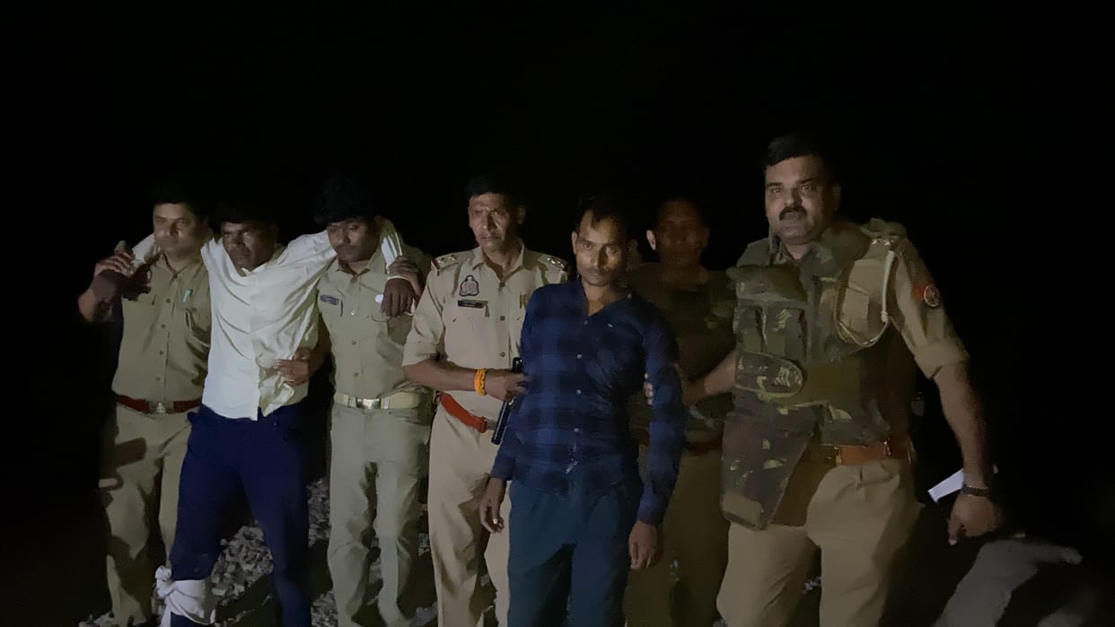 Robber and his accomplice arrested in encounter, shot in leg
