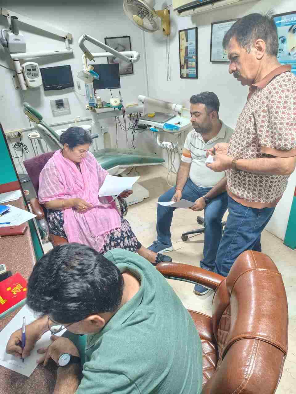 CM Flying Squad Raids Unregistered Dental Clinic; 9th-Grade Pass Youth Found Administering Treatment