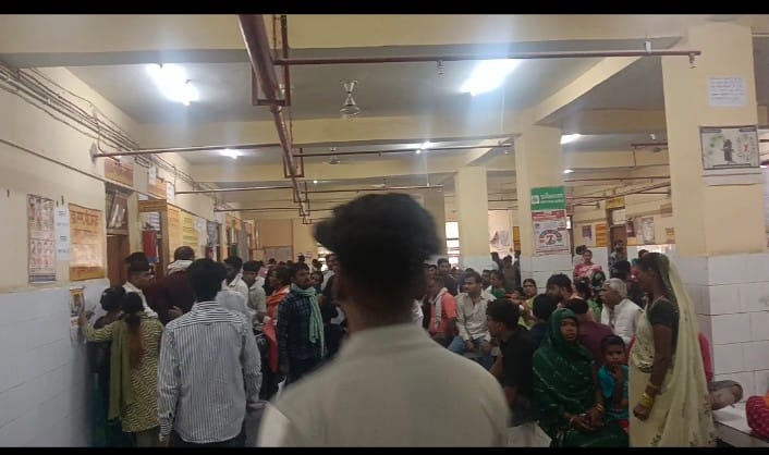 Eye problems increased due to strong sunlight and humidity, patients are reaching the district hospital.