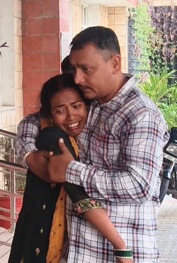 Sister-in-law and Sister-in-law Die in School Bus Collision; Young Man Injured