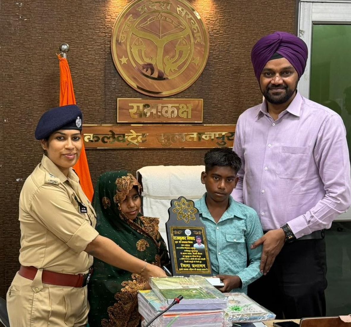 Rajkumar, who saved the lives of three teenagers, received the 'Child Bravery Award'