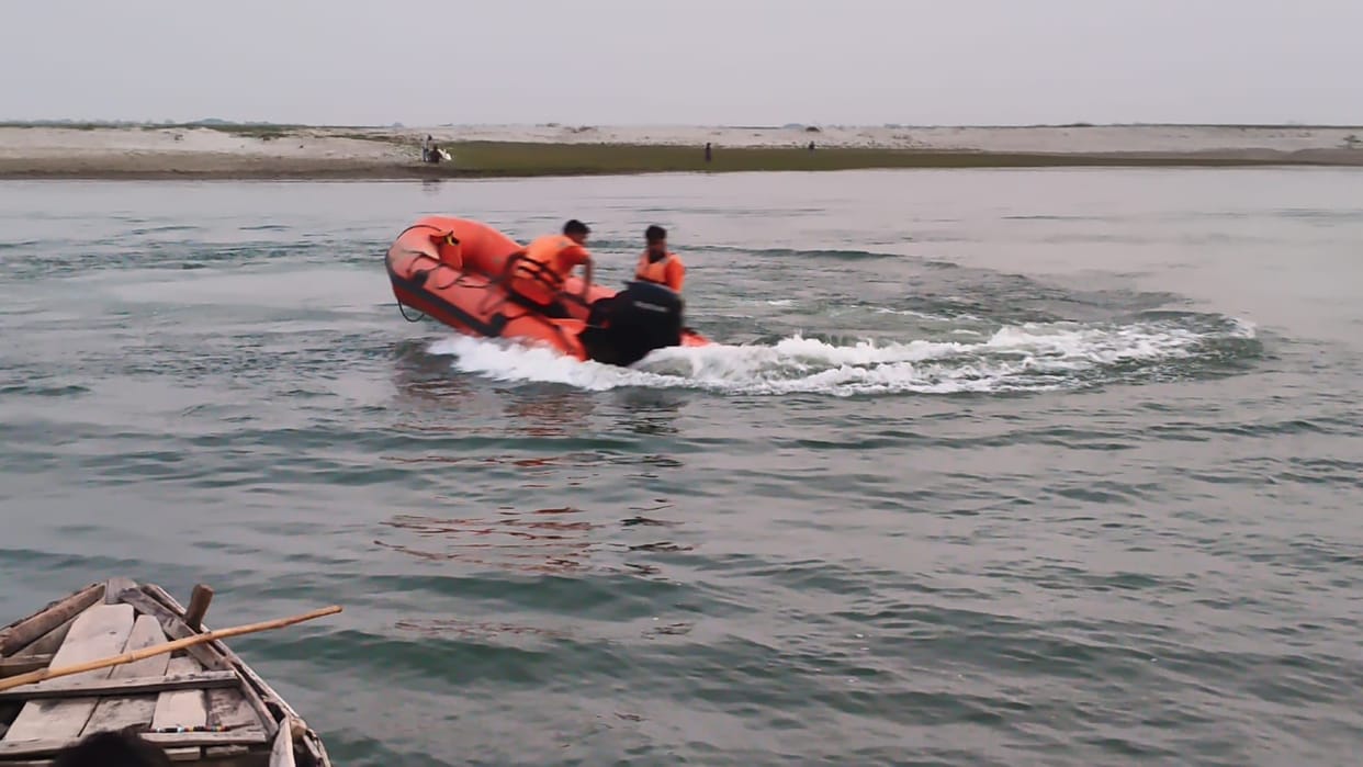 The youth who drowned in the Saryu near Baidari Ehtmali is yet to be traced.