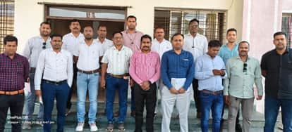 Forest employees staged a symbolic protest by wearing black armbands to press their demands