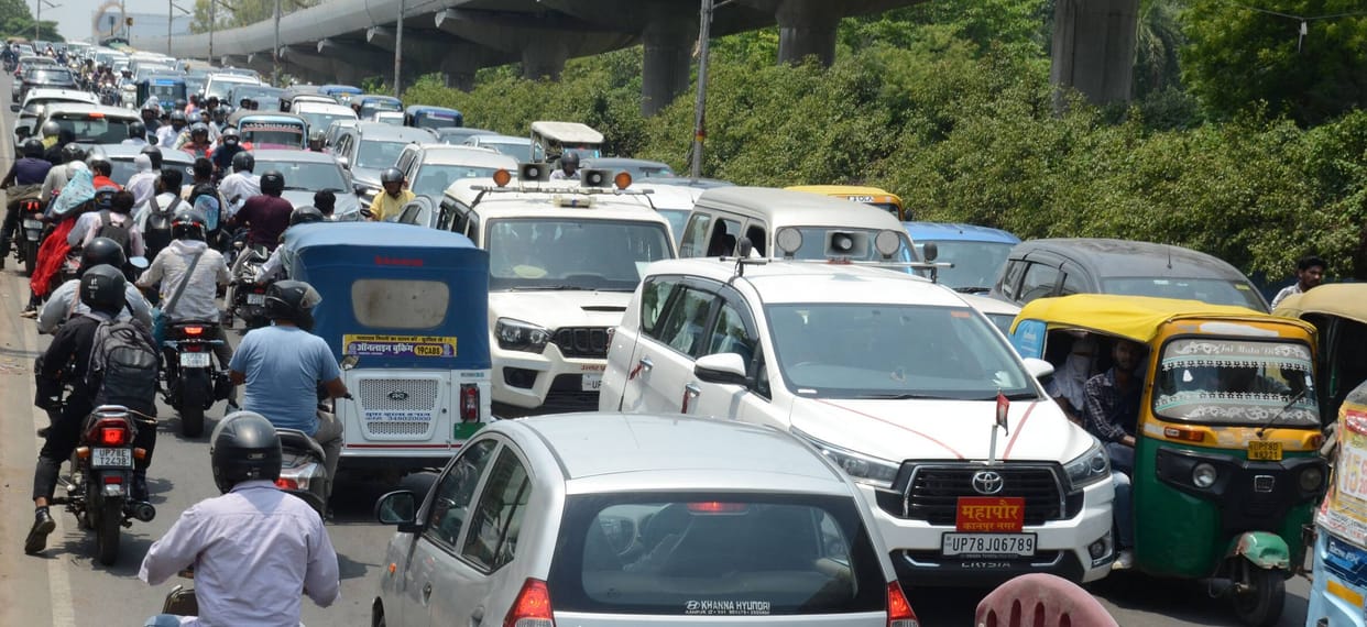 Medical College Bridge jammed, vehicles snarled for three hours, ambulance sirens blared.