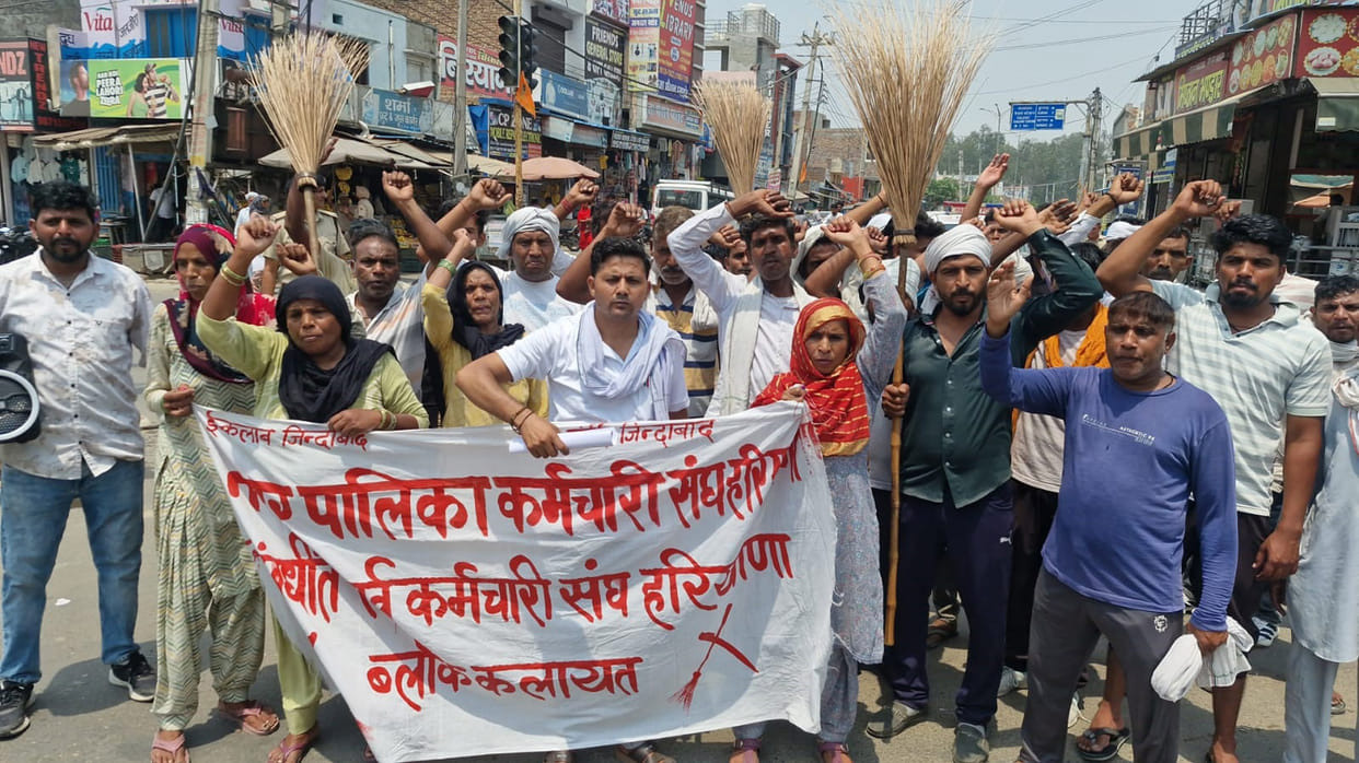Protest by burning the effigy of the government