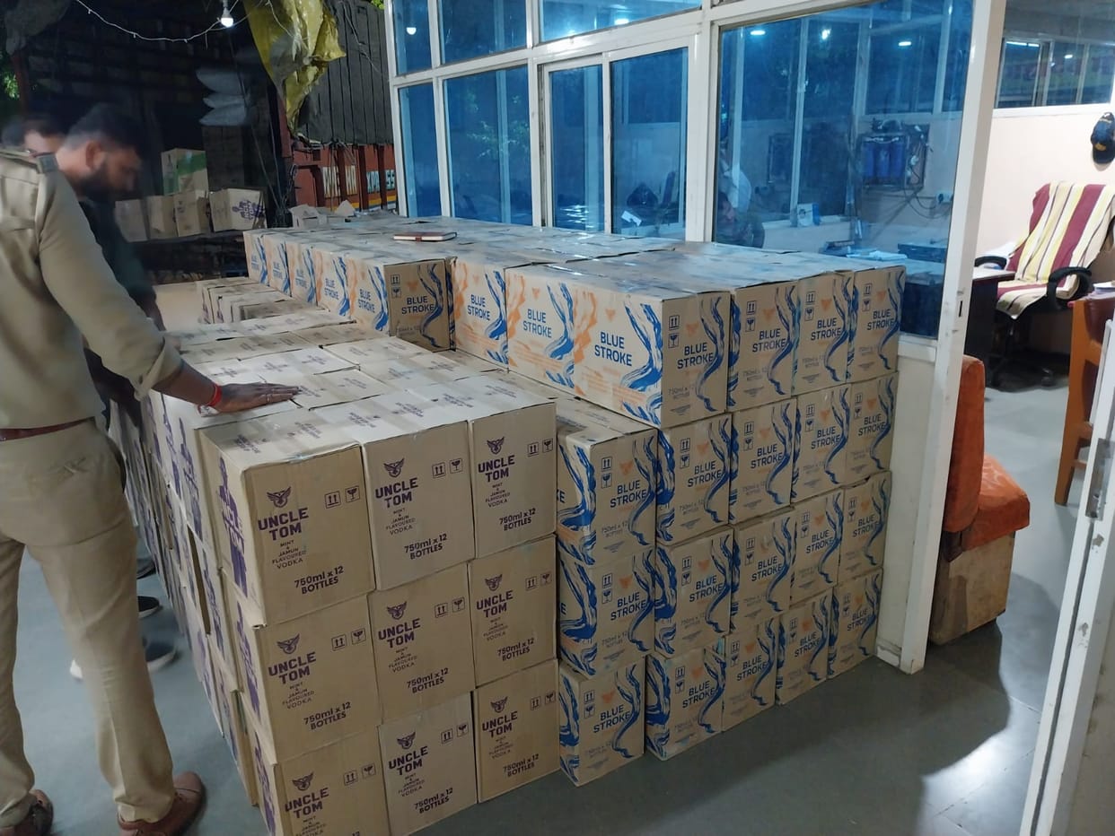 Police seized 514 cases of English liquor worth Rs 40 lakh