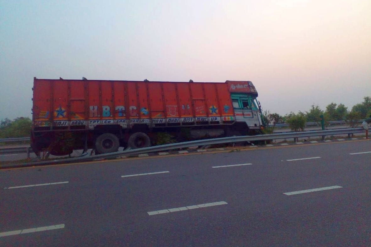 Truck collides with the divider of Purvanchal Expressway