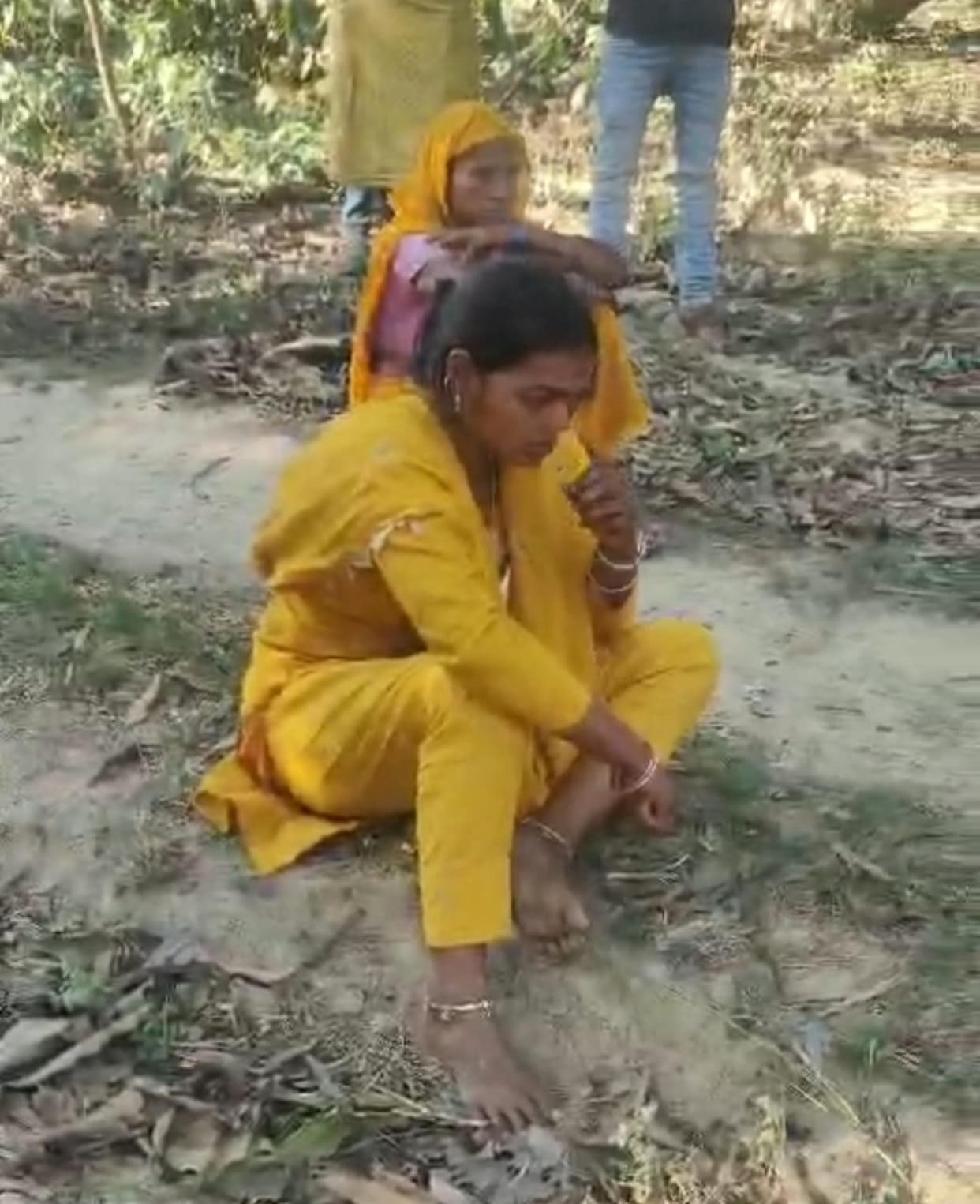 Daughter falls in love with a man from another community, angry father strangles her