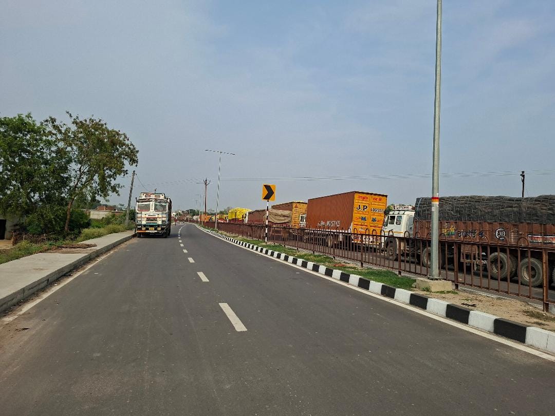 No relief from traffic jam at Sonauli border, traders worried