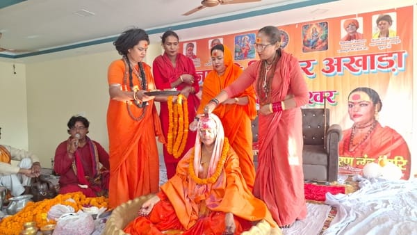 Kiran became the Mahamandaleshwar of the Kinnar Akhara