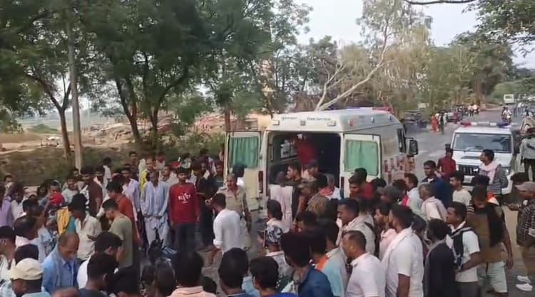 Bihar News : दो बाइकों की टक्कर में दो की मौत, दो युवक जिंदगी से जंग लड़ रहे; कहां हुआ भीषण सड़क हादसा?