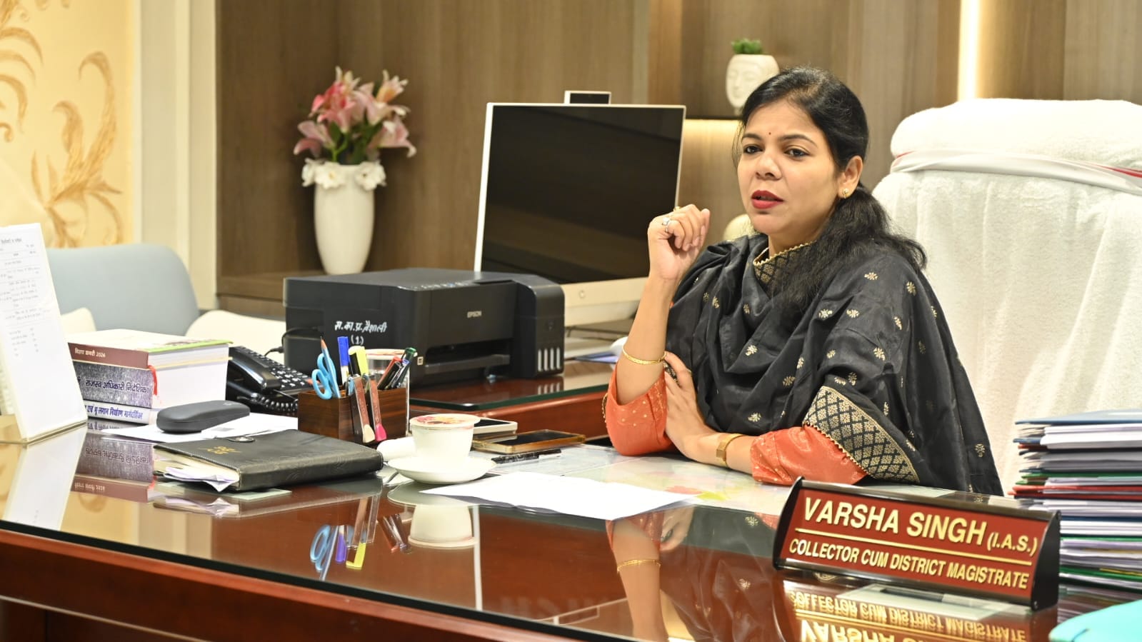 वैशाली जिला अधिकारी वर्षा सिंह