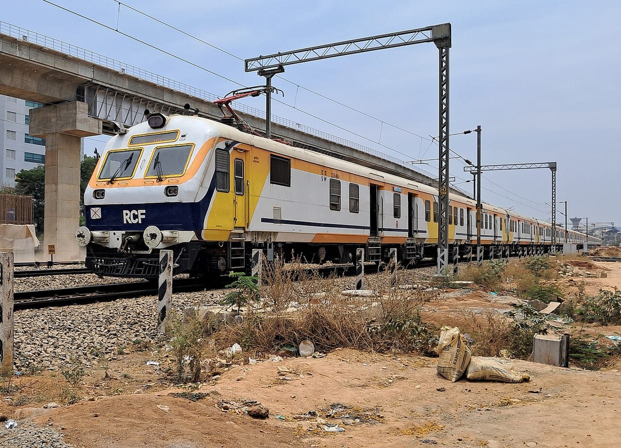 The team will monitor the movement of trains and the reasons for the delay.