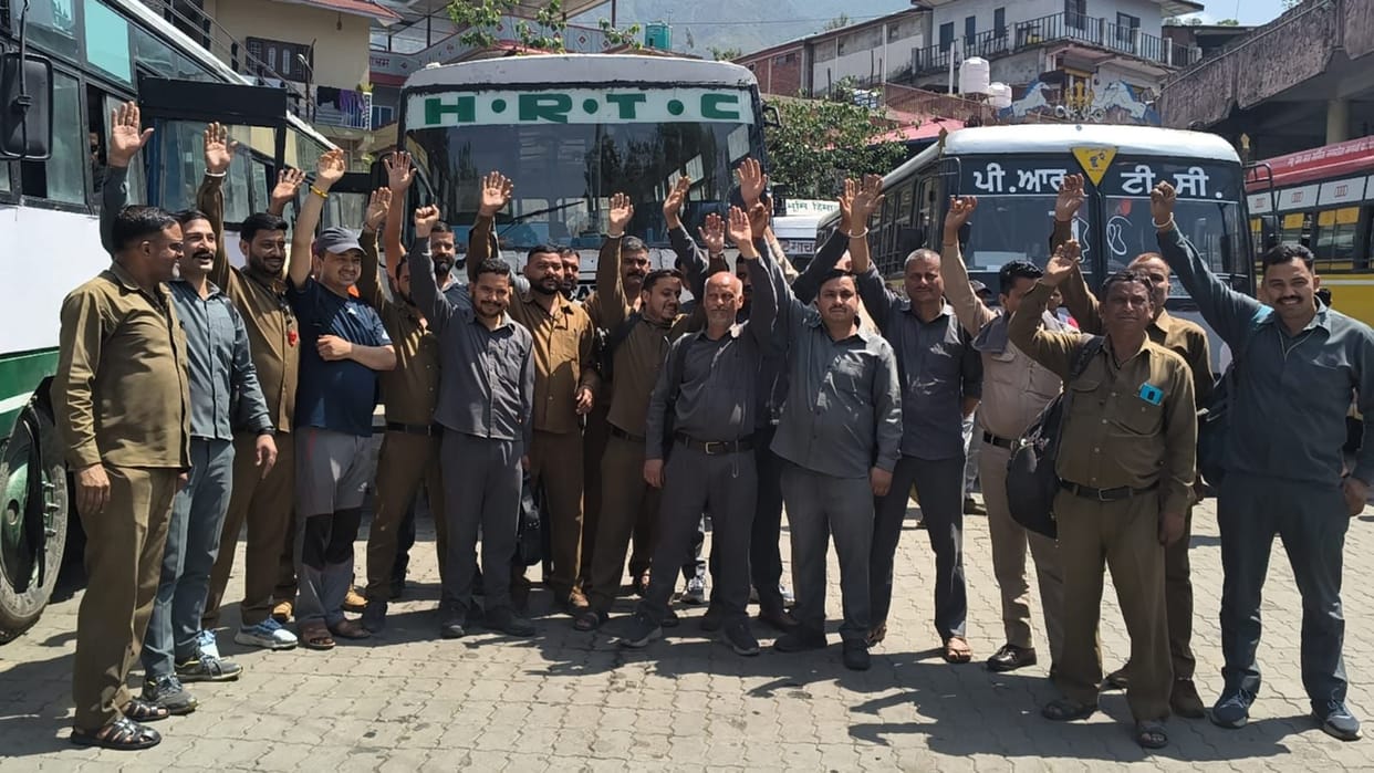 HRTC employees staged a two-and-a-half-hour protest after their route was blocked due to non-payment of salaries.