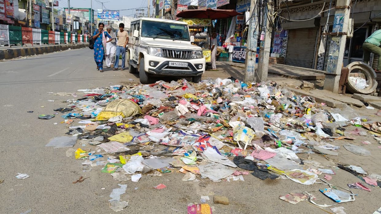 Sanitation workers' strike ends after 14 days, city cleaning work to resume today