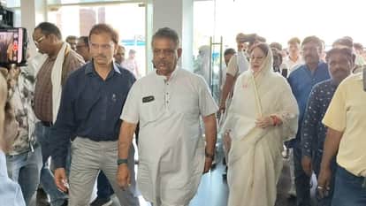 Nearly 10 days after the death of pregnant women in the hospital, the Health Minister reached Kota.