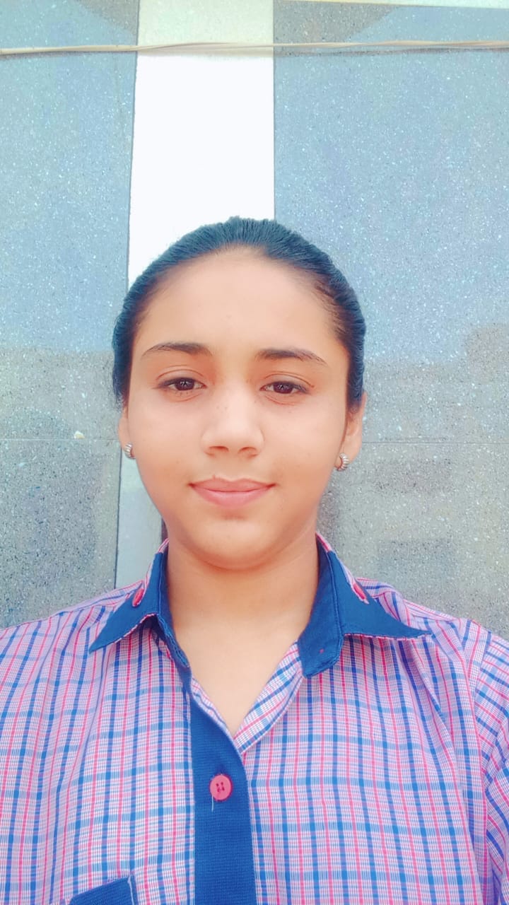 Amisha Becomes Block-Level 12th Grade Topper