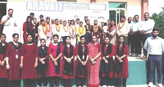 Janhavi of Suraj School tops in Arts