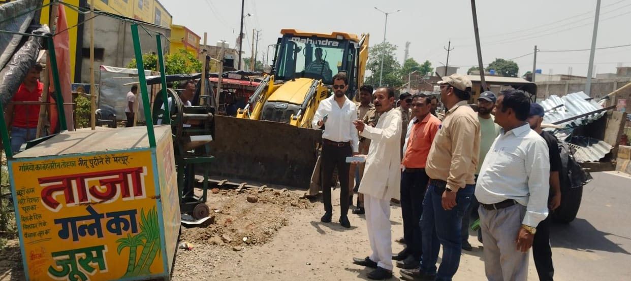 Illegal encroachment removed from in front of Barah Patthar Ground.