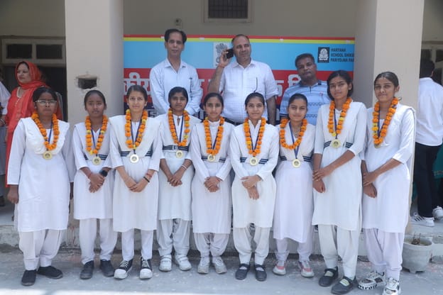 19 students of Government School Baraut brought laurels to the school by securing merit.