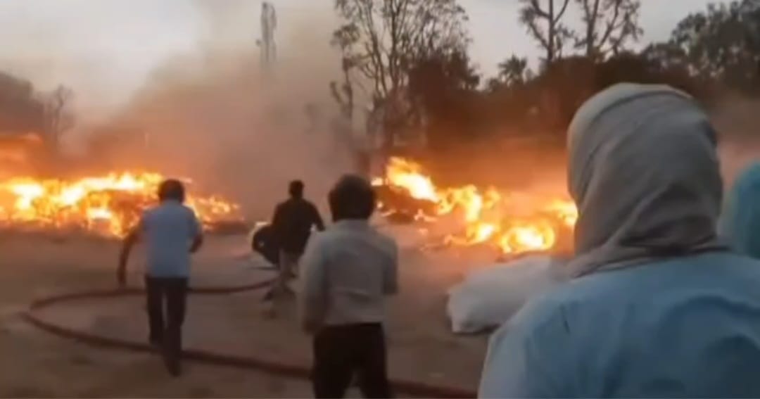 Kotputli-Behror: Massive Fire at Highway-Side Carton Warehouse, Brought Under Control After 4 Hours