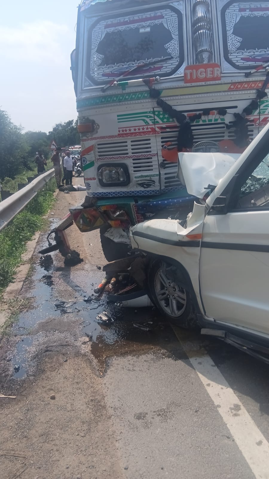 Bihar news Massive Accident on Khagaria NH-31: 3 Killed, One Youth Critically Injured