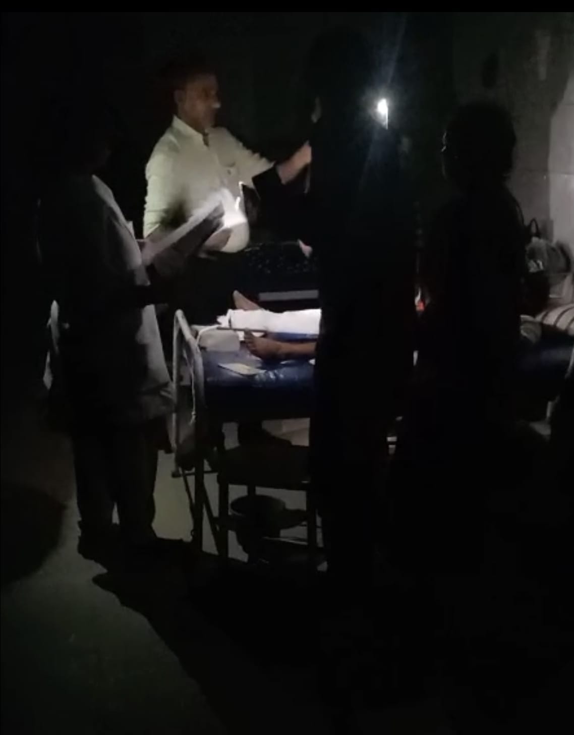 District hospital's electricity went out amid storm and rain, patients treated in mobile light
