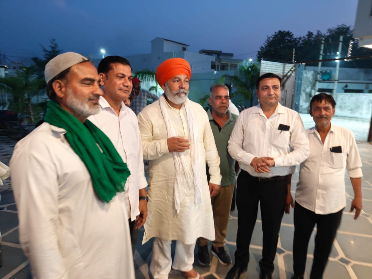 Farmers should reduce expenses to double their income: Tikait