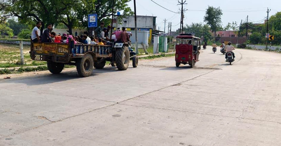 Despite the High Court order, passengers are being transported in tractor-trolleys.