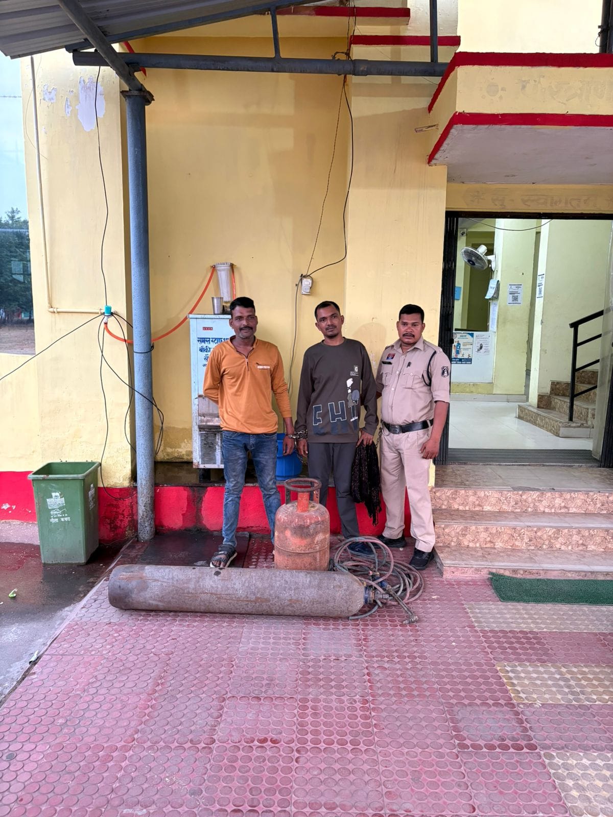 Railway Poles Worth ₹42 Lakh Stolen, History-Sheeter Dharam Singh Rajput and Accomplice Arrested