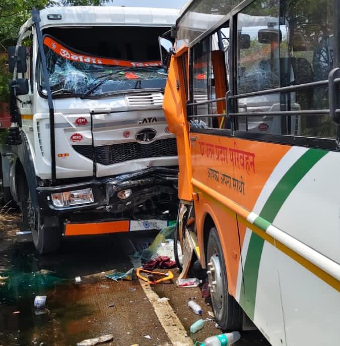 A trailer coming from the opposite direction collided with a roadways bus, injuring 16 passengers.
