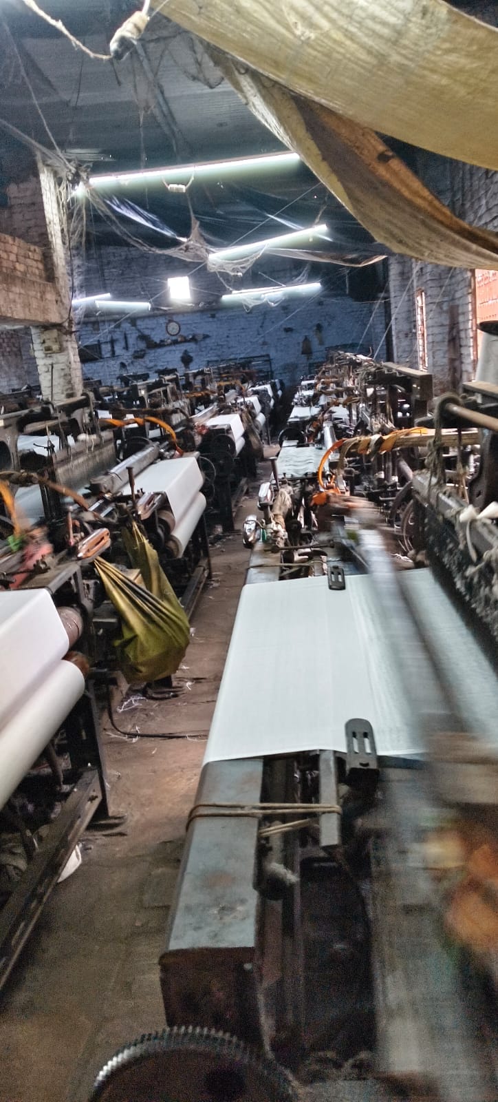 Powerloom industry devastated by power cuts, workers in trouble
