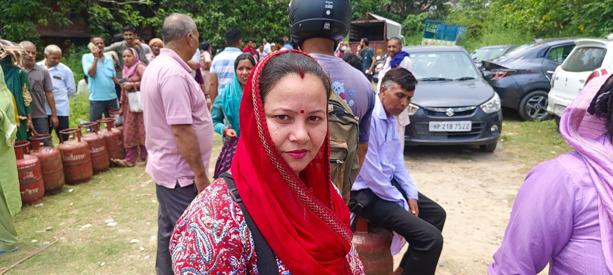 'I was in line yesterday too, I don't want to have to return without a cylinder today too'