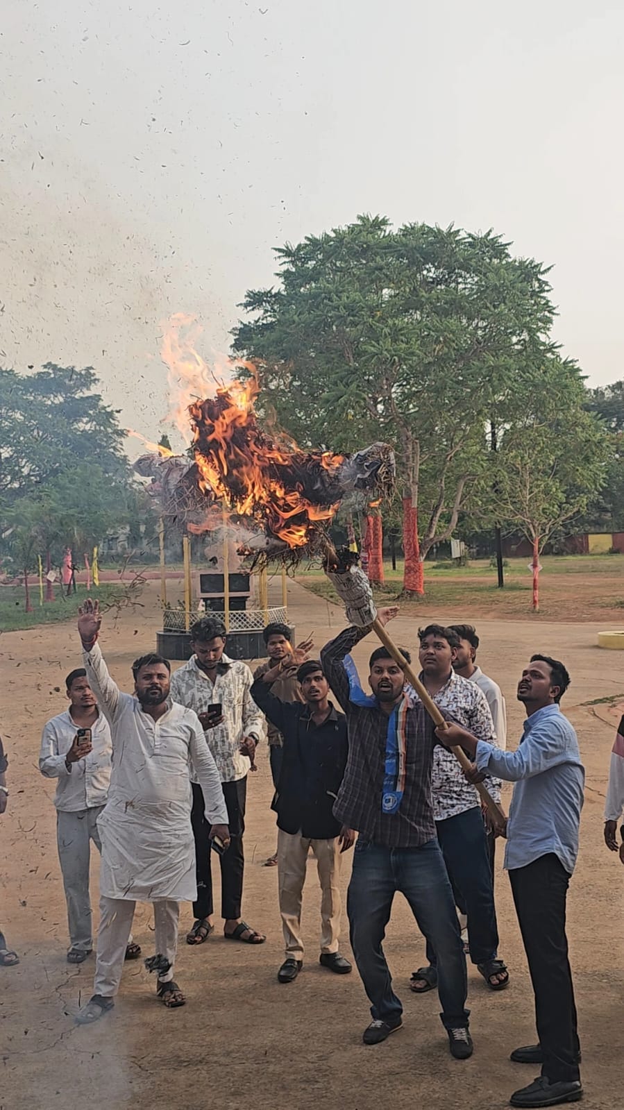NSUI protest against Vice Chancellor on ABVP meeting in Jagdalpur University