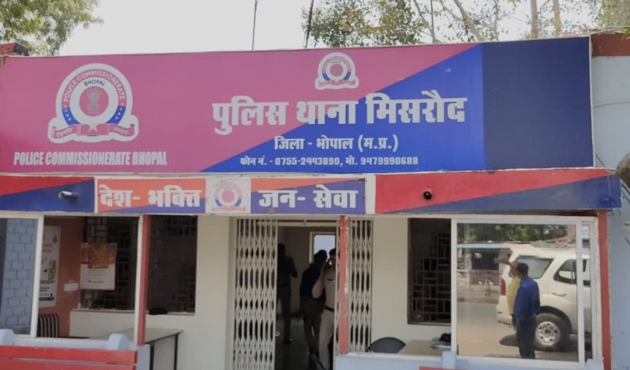 An elderly man who had come to Bhopal to get his wife treated was hit by a biker and died
