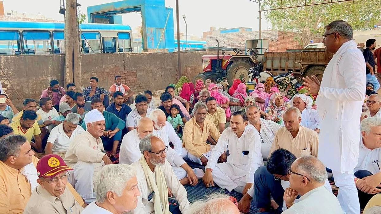 The strike of sanitation workers continued for the 13th day.