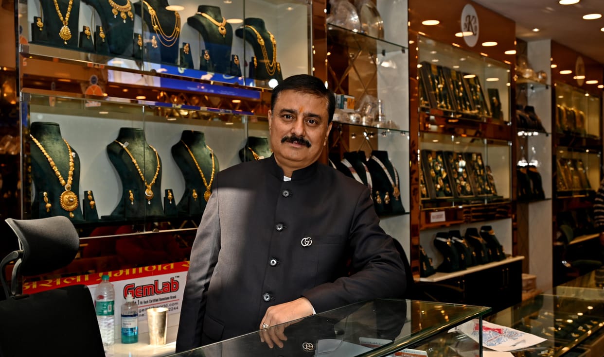 After the Prime Minister's appeal, the goldsmith shops lost their charm.