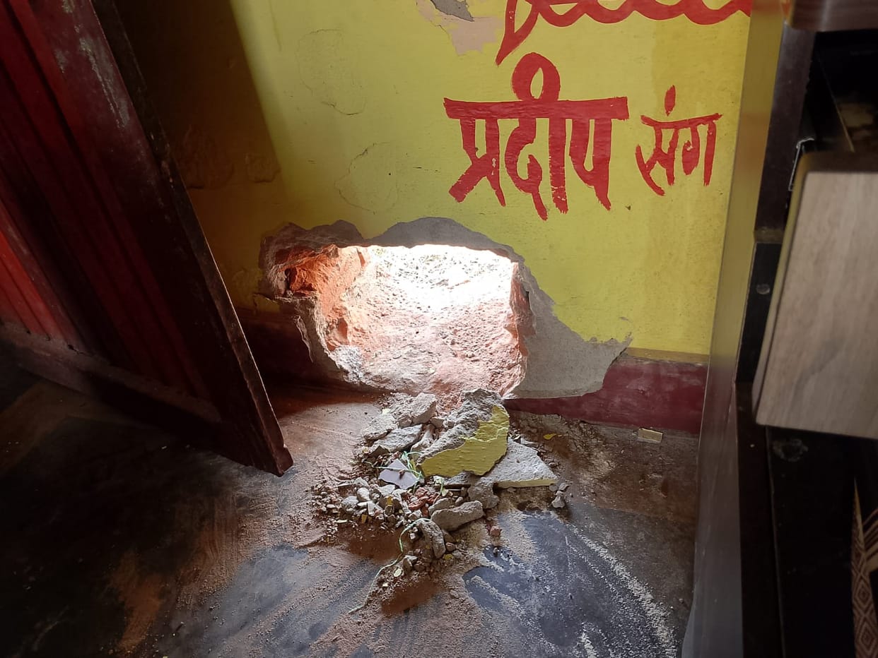 After the wedding, the house was burgled, and jewellery and cash worth lakhs stolen