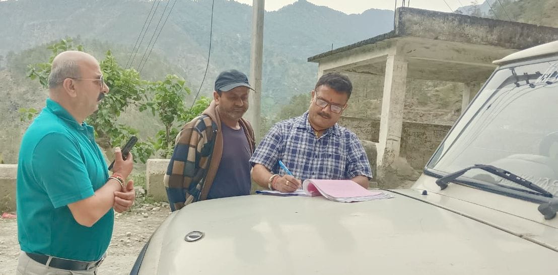 Vehicles were running on the Nogli to Taklech via Darkali and Kashapat route