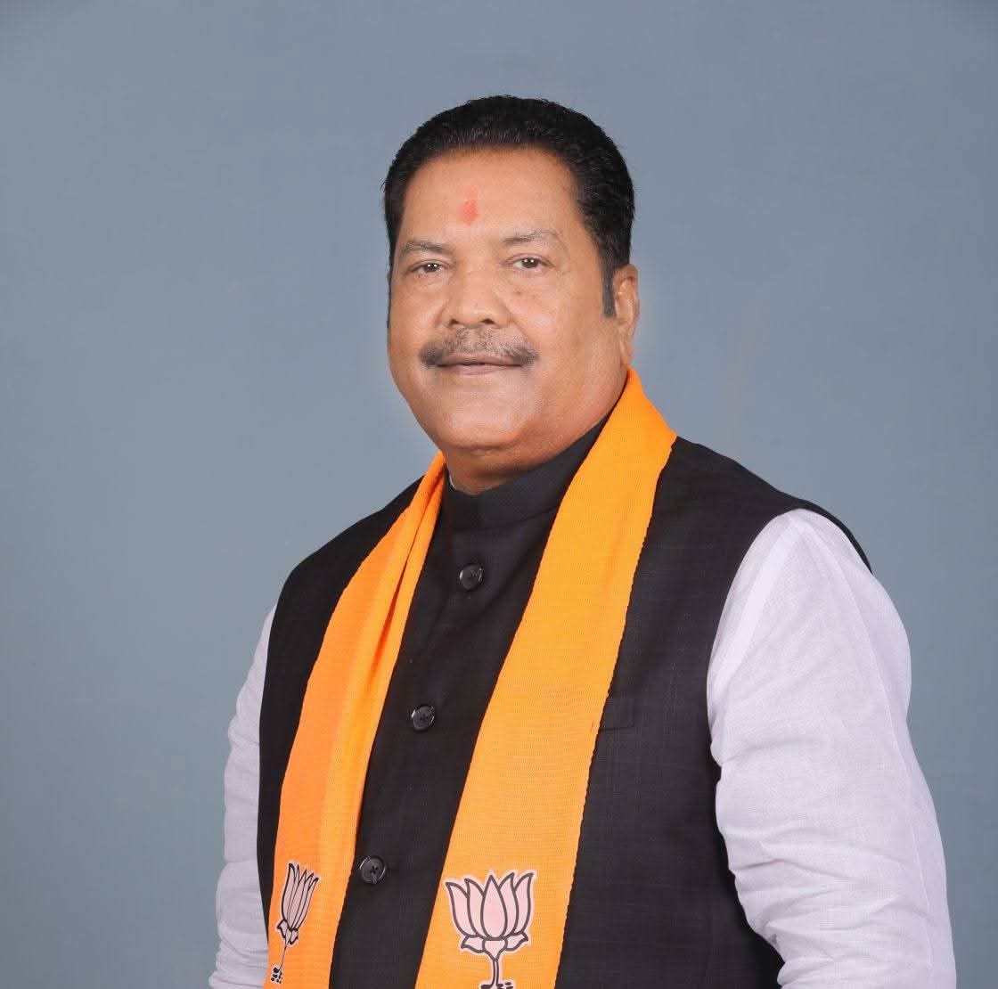 MLAs will reduce the convoy of vehicles, officers and employees will also follow suit.