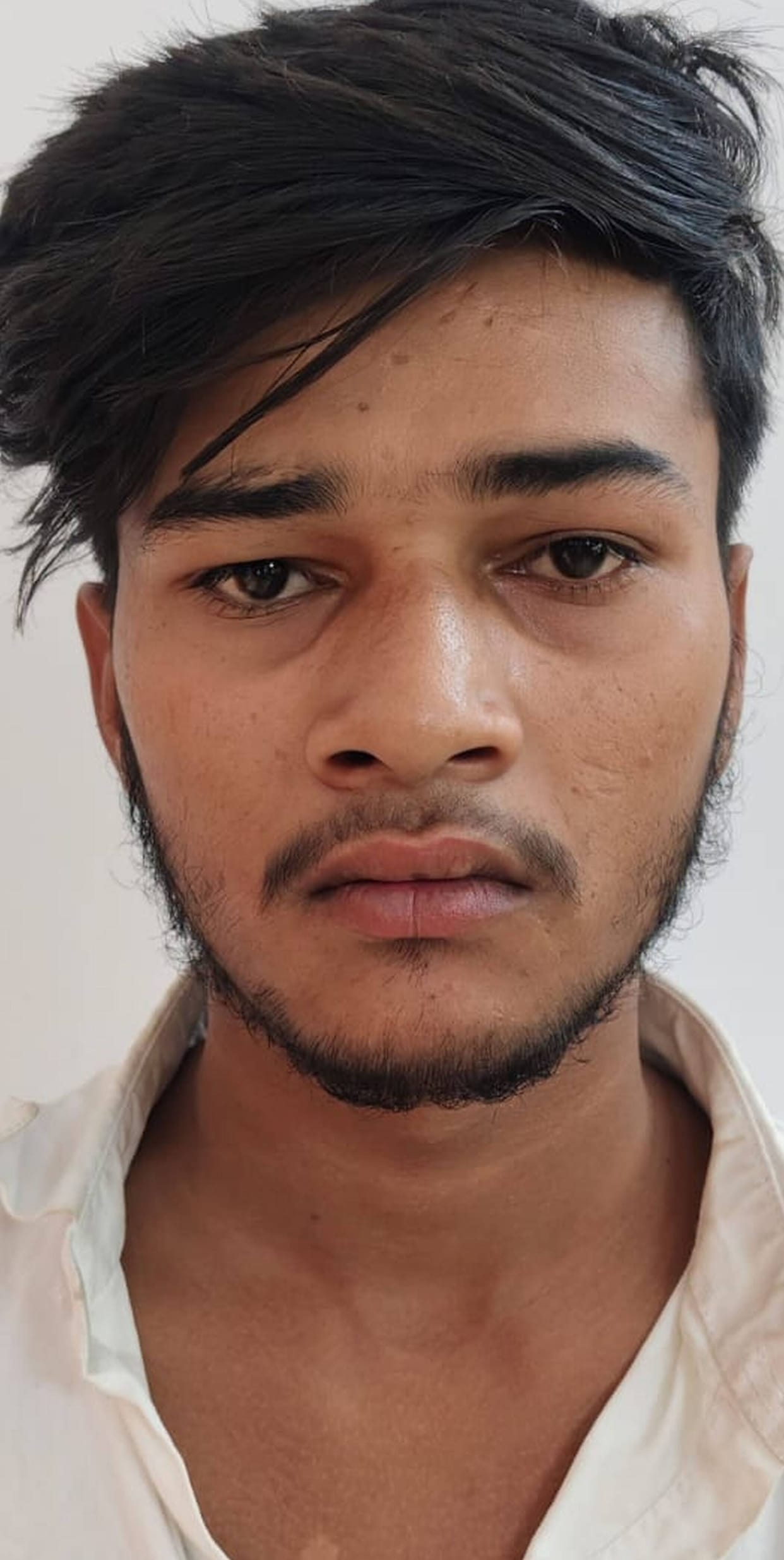 Man arrested for duping people by promising to send gifts from abroad